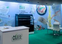 Mozzarisella stand with back wall and 2m store room, with L-shape counter
